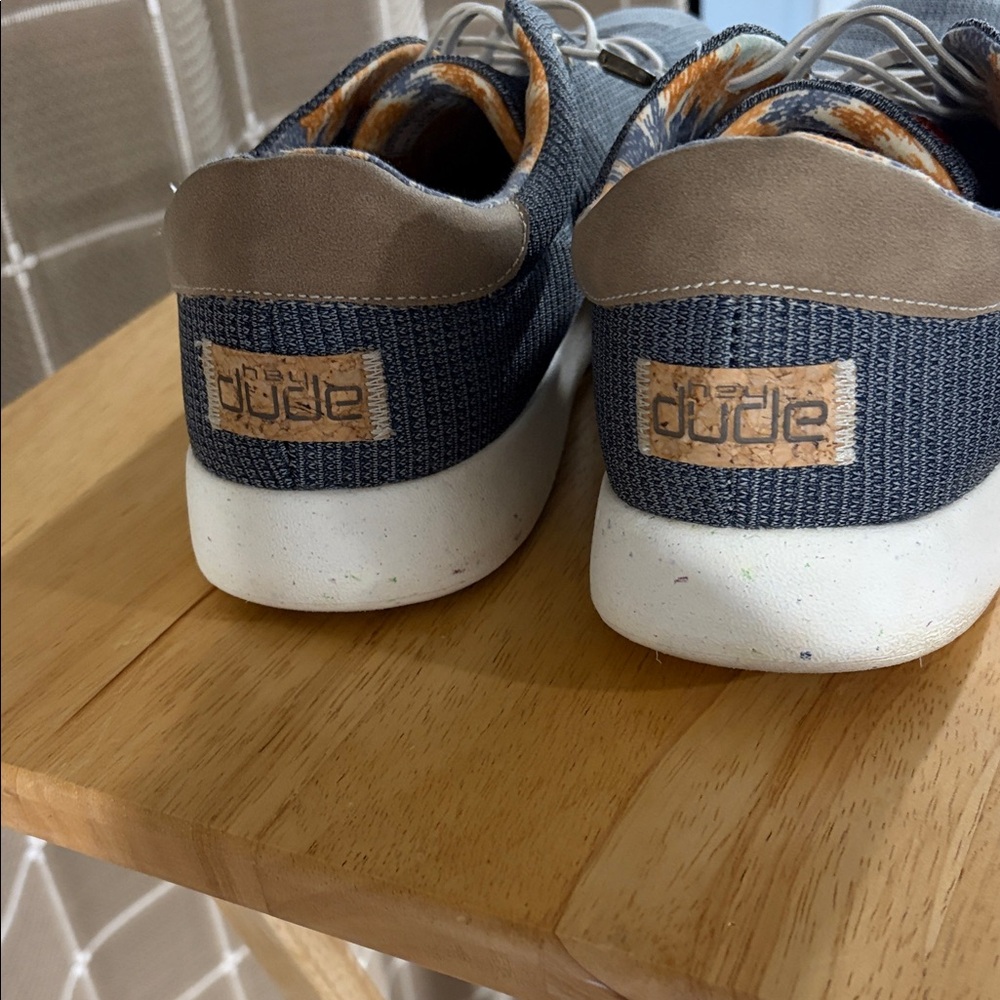 Hey Dude - Picture 2 of 4